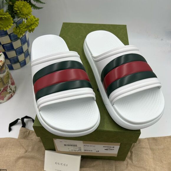 Men's Gucci web striped rubber Pool slides size 11 made in Italy.  NEWEST STYLE - Picture 1 of 12